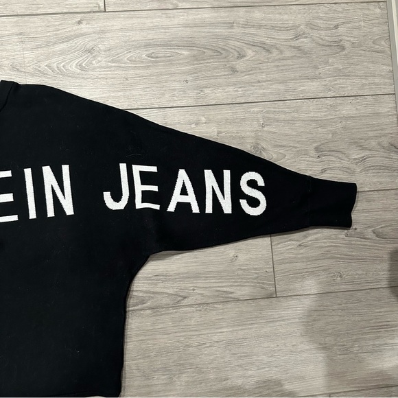 Calvin Klein Sweater - Picture 2 of 3